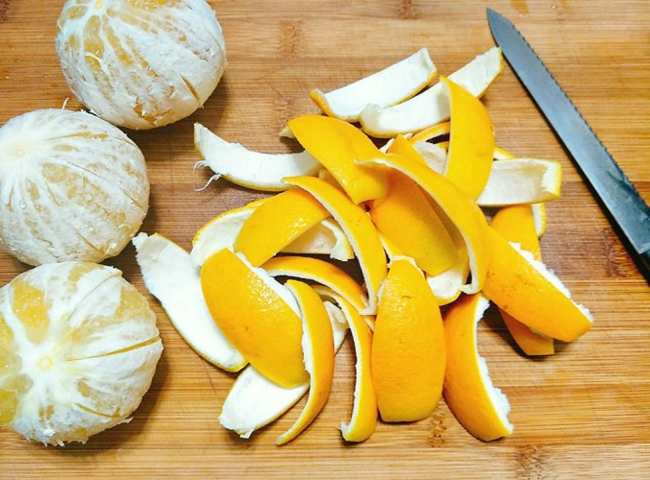 Cách khử mùi hôi trong phòng trọ bằng vỏ cam