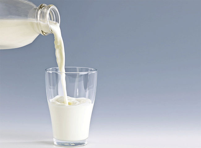 Cách khử mùi keo silicon bằng sữa tươi