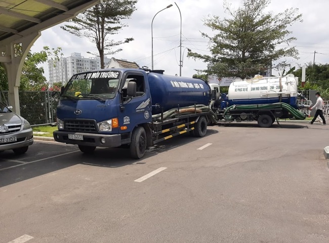 Dịch vụ rút hầm cầu quận 7 nhanh chóng có mặt để thi công