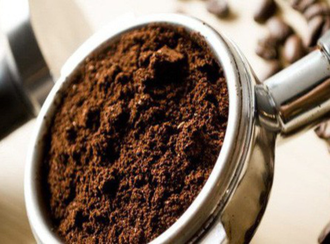 Cách khử mùi cá thối trong căn nhà bằng cà phê