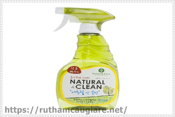 Khử m&ugrave;i h&ocirc;i ph&ograve;ng ngủ bằng dung dịch xịt ph&ograve;ng