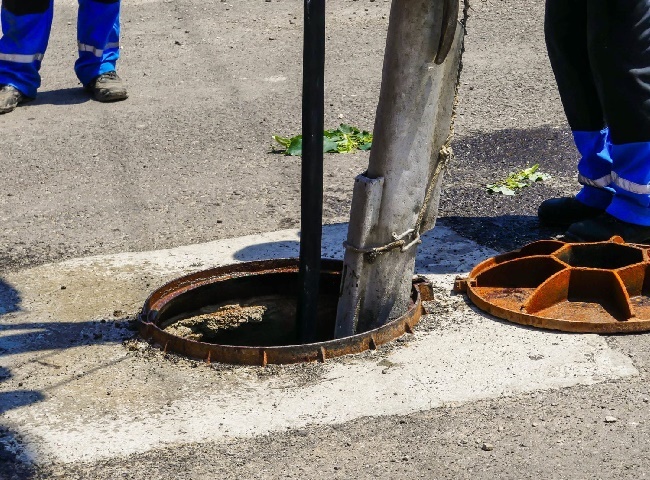 Trang thiết bị rút hầm cầu quận 7 được nhập khẩu trực tiếp từ nước ngoài