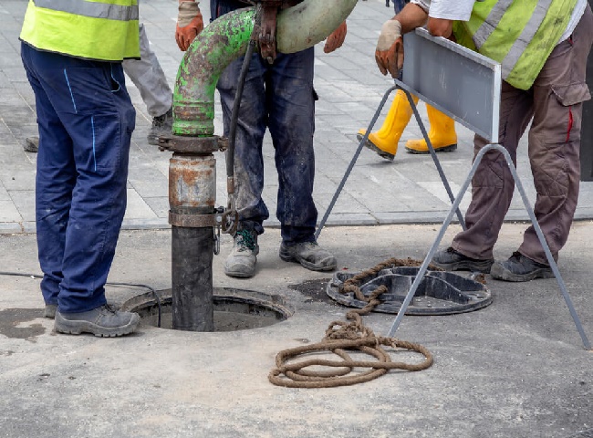 Dịch vụ rút hầm cầu quận 6 sẽ đến tận nơi