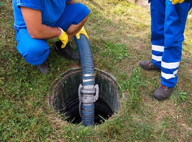Lý do nên chọn đơn vị rút hầm cầu TPHCM