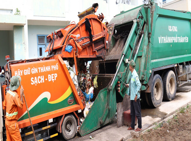 Dịch vụ thu gom r&aacute;c thải sinh hoạt uy t&iacute;n h&agrave;ng đầu