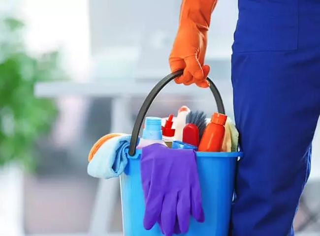 Gọi dịch vụ xử lý bồn cầu bị bắn nước