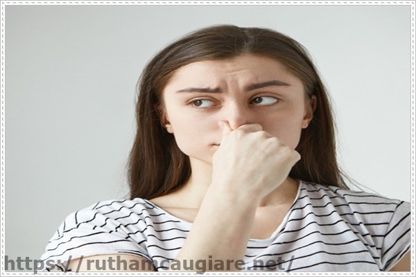 Mùi hôi trong phòng kín là do đâu